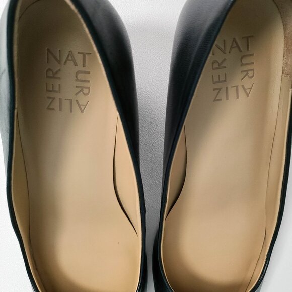 NATURALIZER ~ GIA Kitten Heels ~ Black 8W ~ Like New! - Picture 11 of 13